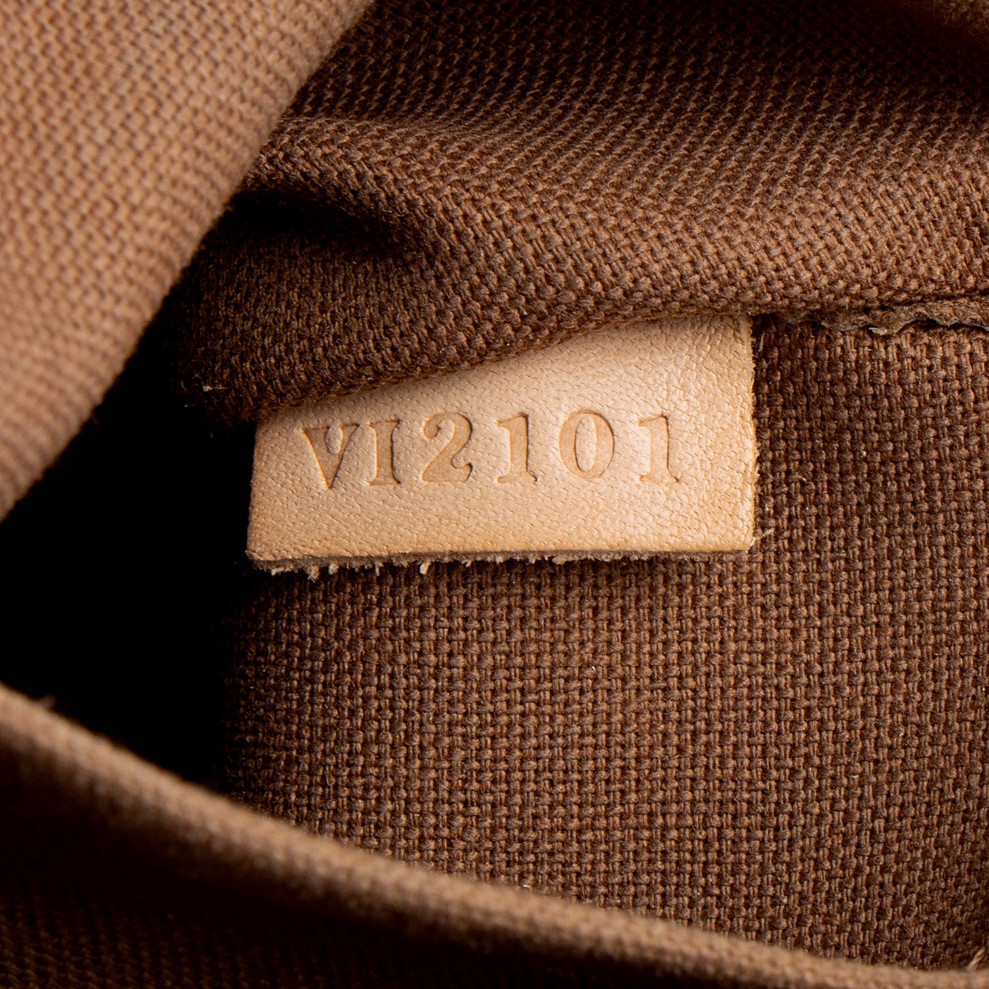 Louis Vuitton Monogram Canvas Tivoli PM Satchel (SHF-2xtfcv)