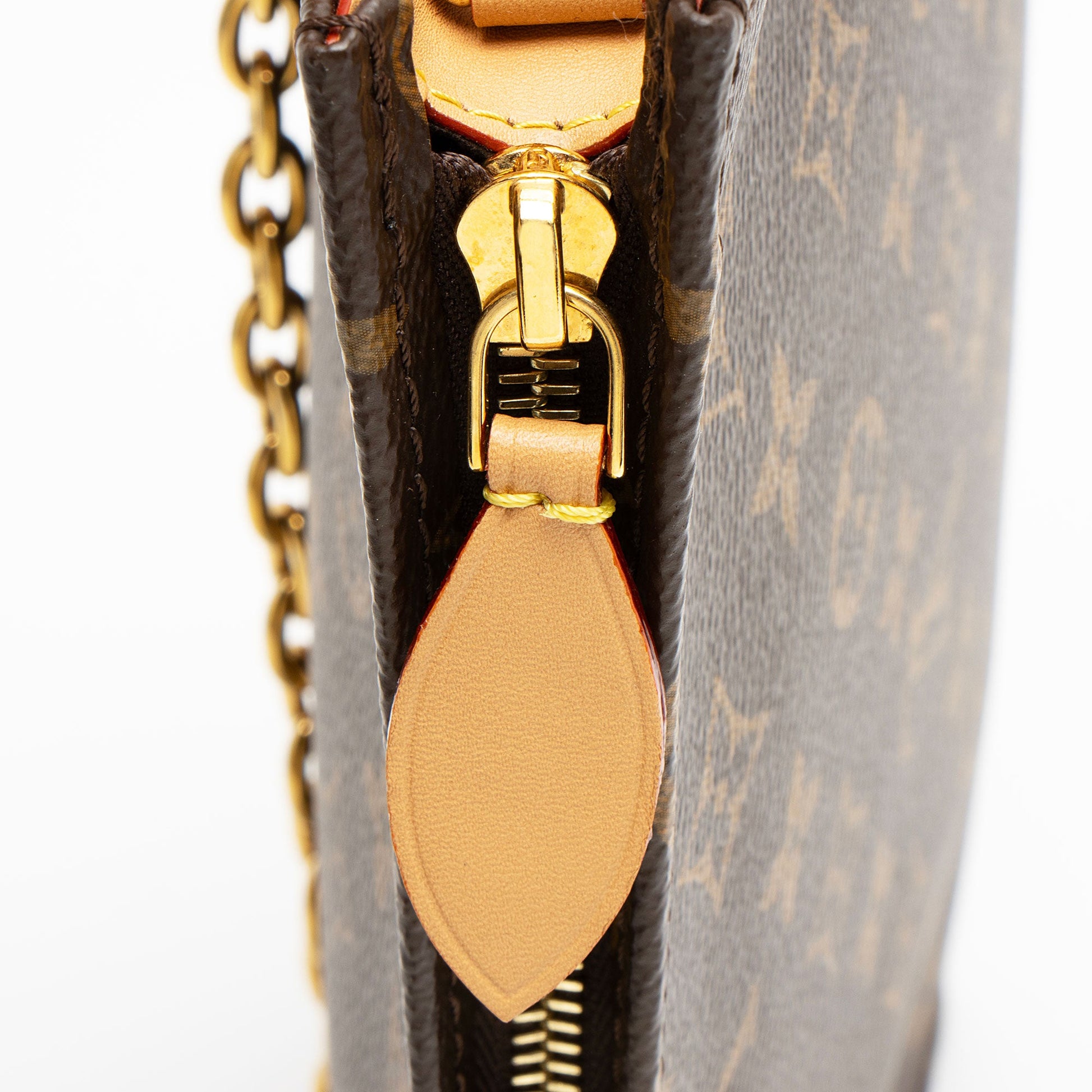 Louis Vuitton Monogram Canvas Toiletry Pouch on Chain (SHF-2elCGy)