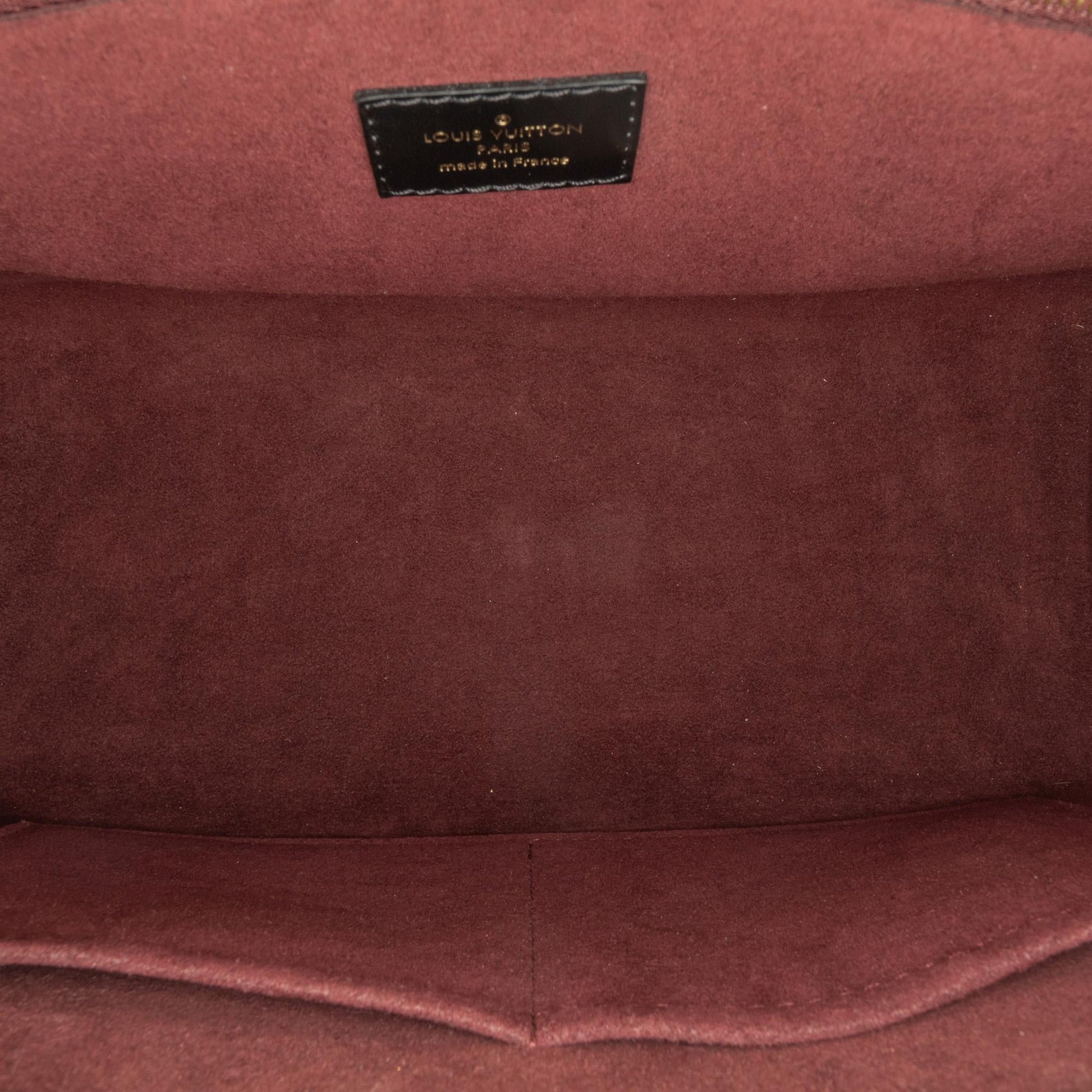 Louis Vuitton Monogram On My Side MM (SHG-LddRgh)