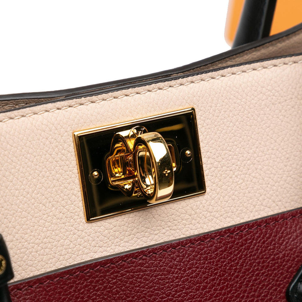 Louis Vuitton Monogram On My Side MM (SHG-LddRgh)