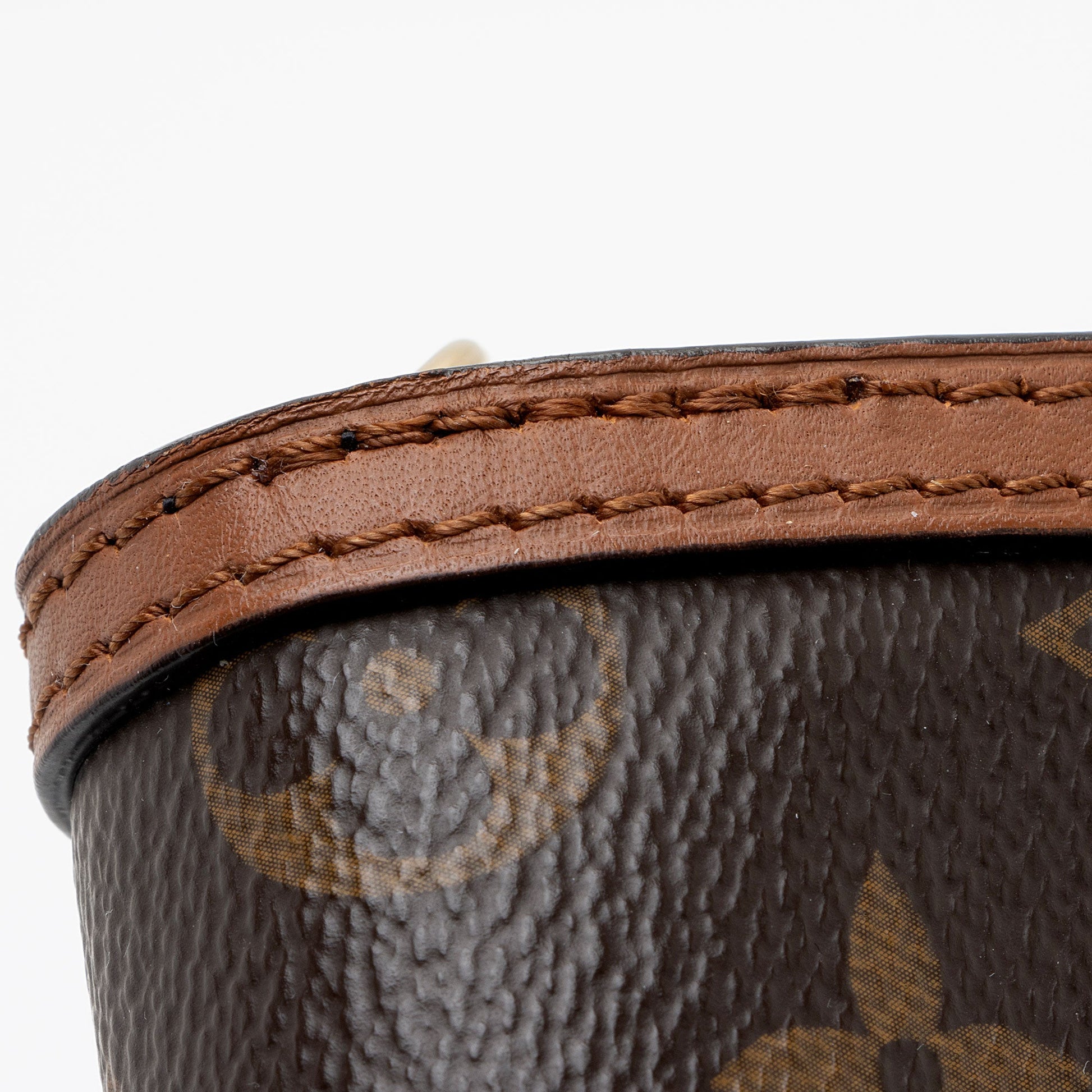 Louis Vuitton Reverse Monogram Dauphine Chain Wallet (SHF-Z8FXpO)